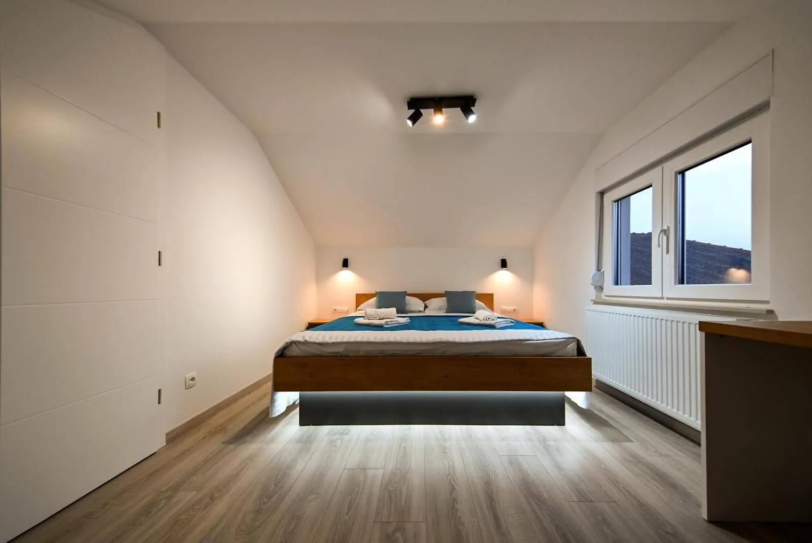 Villa Holiday Home Nikolina With Jacuzzi Privlaka