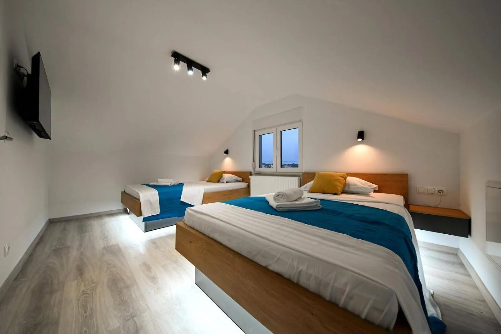 Villa Holiday Home Nikolina With Jacuzzi Privlaka